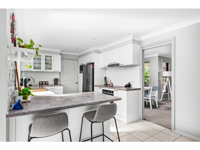 32 Canterbury Drive, Raworth NSW 2321