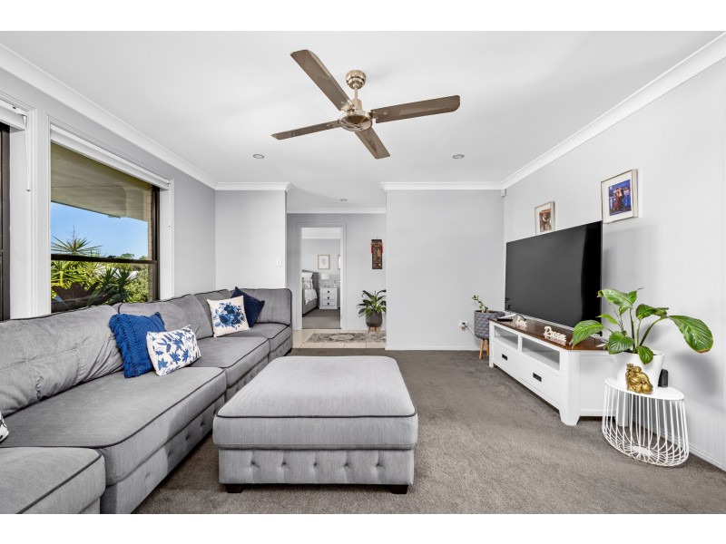 32 Canterbury Drive, Raworth NSW 2321