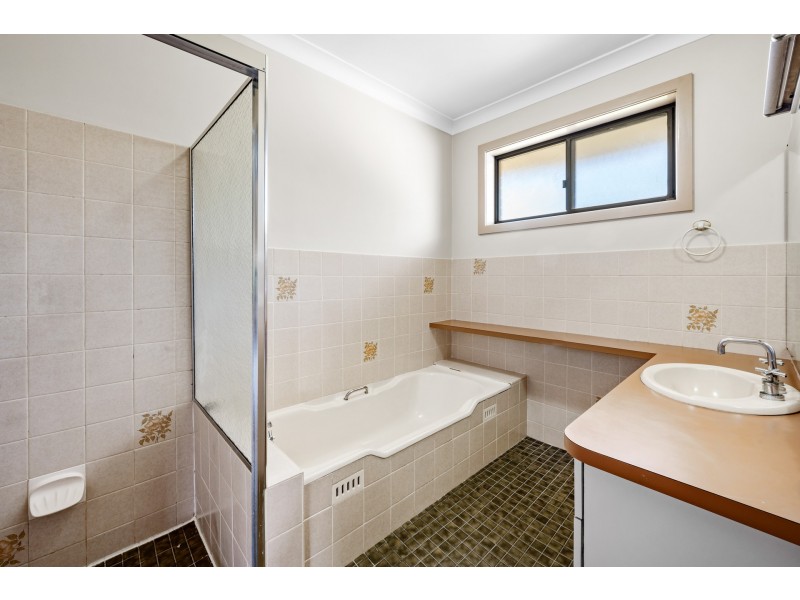6 Cadet Close, Bolwarra Heights NSW 2320