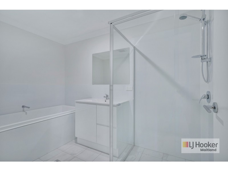 1/107 Talleyrand Circuit, Greta NSW 2334