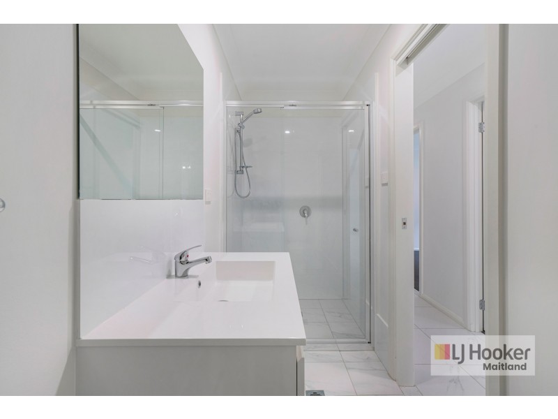 2/107 Talleyrand Circuit, Greta NSW 2334