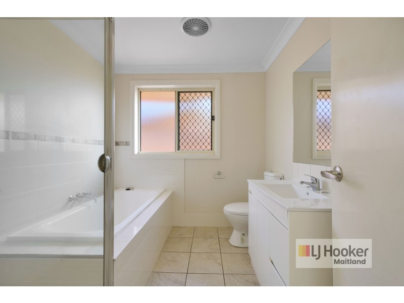 13a MacGowan Crescent, Ashtonfield NSW 2323