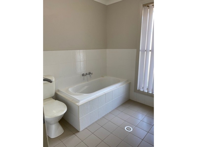 1/7 Carnarvon Circuit, East Maitland NSW 2323