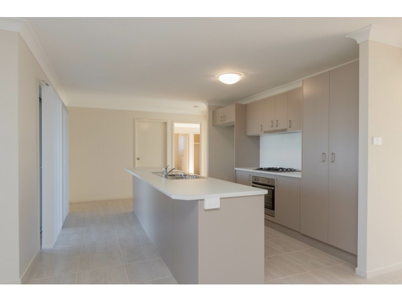 2 Morecambe Circuit, Thornton NSW 2322