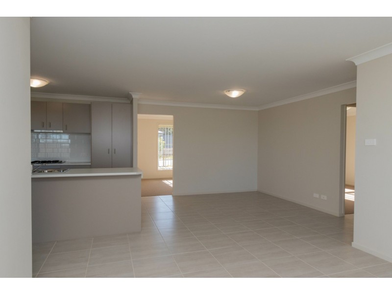 2 Morecambe Circuit, Thornton NSW 2322