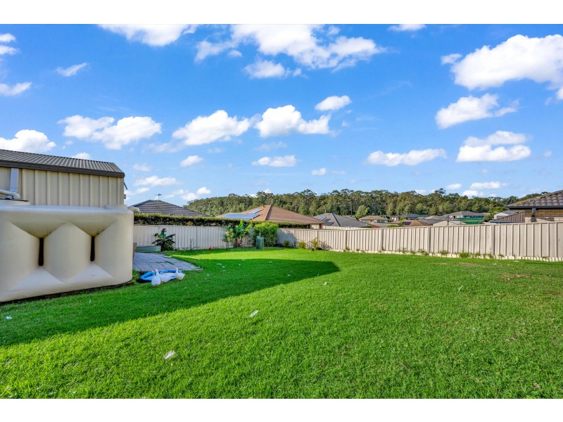14 Diamond Circuit, Rutherford NSW 2320