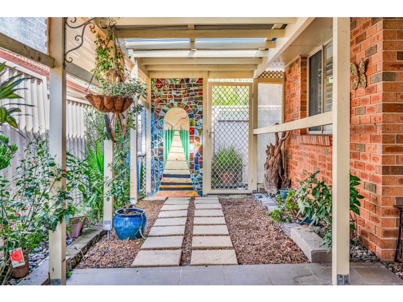 4 Conder Crescent, Metford NSW 2323