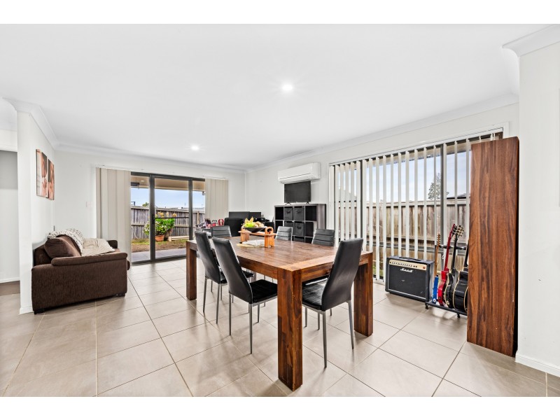 6 Golden Whistler Avenue, Aberglasslyn NSW 2320