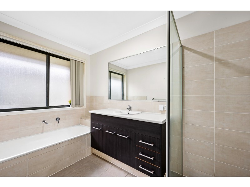 6 Golden Whistler Avenue, Aberglasslyn NSW 2320