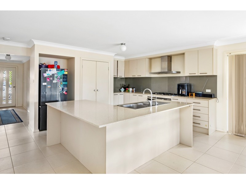 6 Fonda Avenue, Rutherford NSW 2320