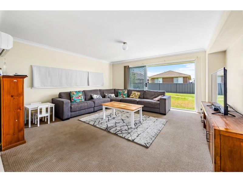 6 Fonda Avenue, Rutherford NSW 2320