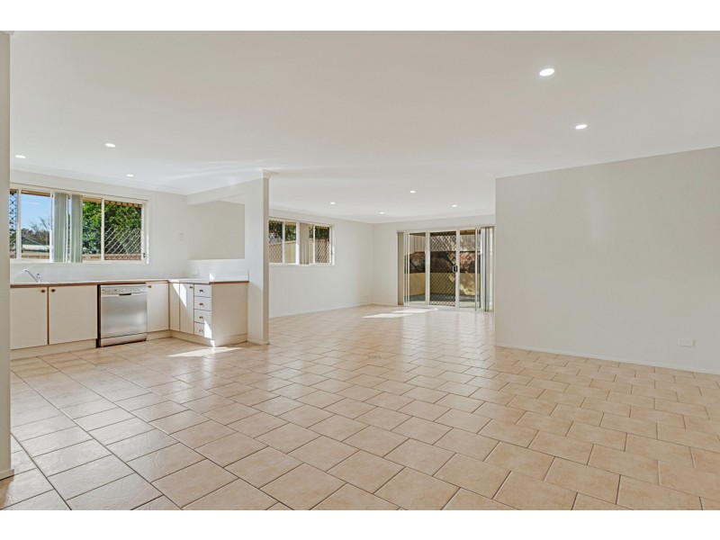 43 Denton Park Drive, Aberglasslyn NSW 2320