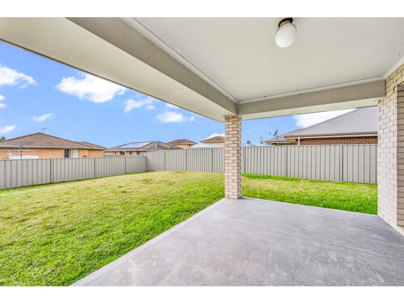 8 Hayworth Street, Rutherford NSW 2320