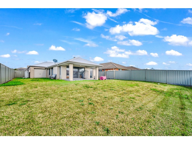 8 Hayworth Street, Rutherford NSW 2320