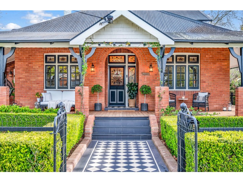 5 Allan Street, Lorn NSW 2320