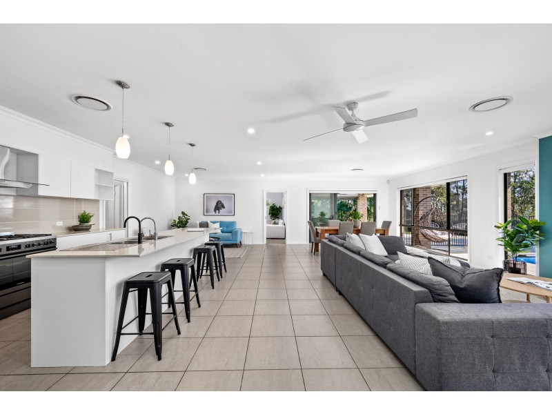 2 Swiftwing Close, Chisholm NSW 2322