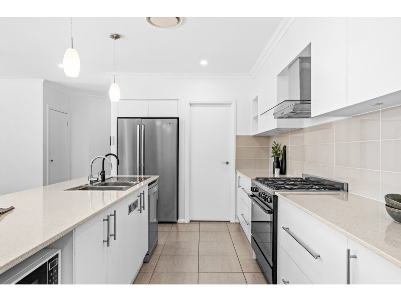 2 Swiftwing Close, Chisholm NSW 2322