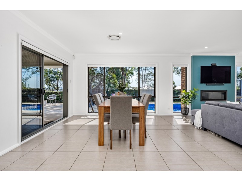 2 Swiftwing Close, Chisholm NSW 2322