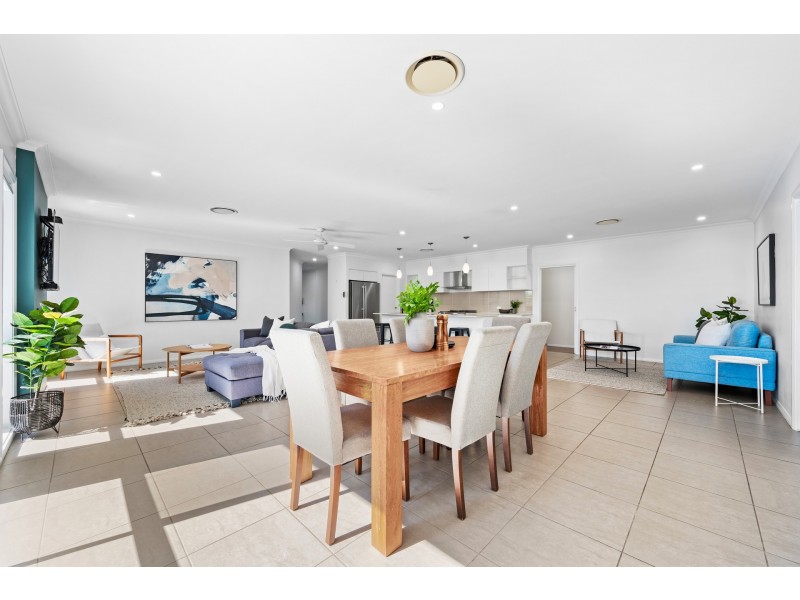 2 Swiftwing Close, Chisholm NSW 2322