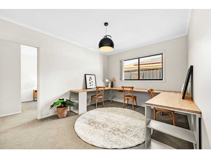 2 Swiftwing Close, Chisholm NSW 2322