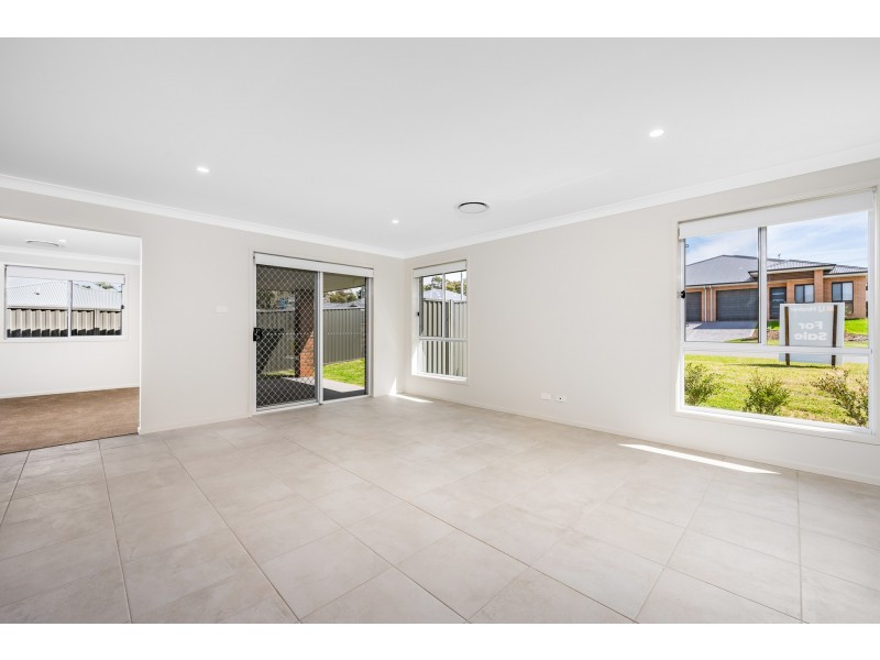 1 Thurlstone Street, Farley NSW 2320