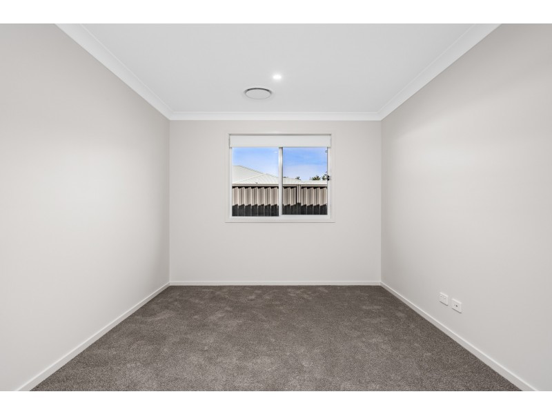 1 Thurlstone Street, Farley NSW 2320