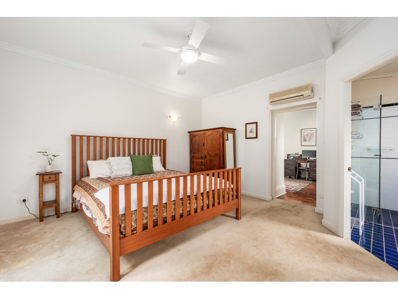 18 Queen Street, Lorn NSW 2320