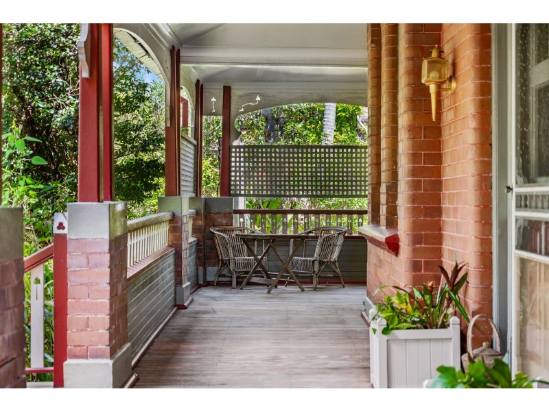 18 Queen Street, Lorn NSW 2320