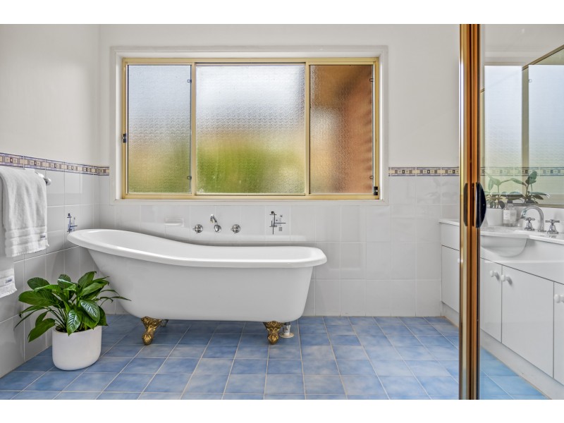 15 Dalveen Road, Bolwarra Heights NSW 2320