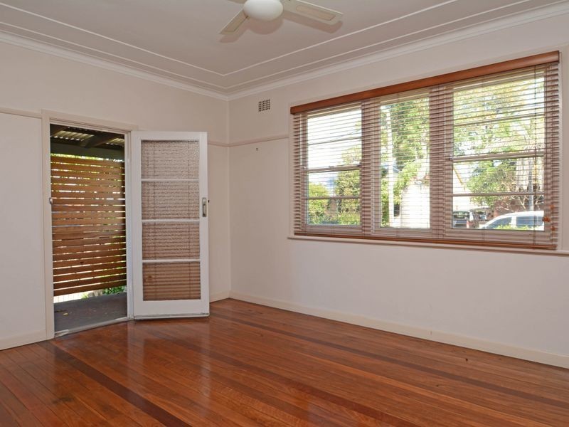 17 Porter Avenue, East Maitland NSW 2323