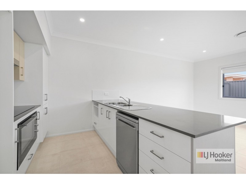 2/15 Riparian Circuit, Cessnock NSW 2325