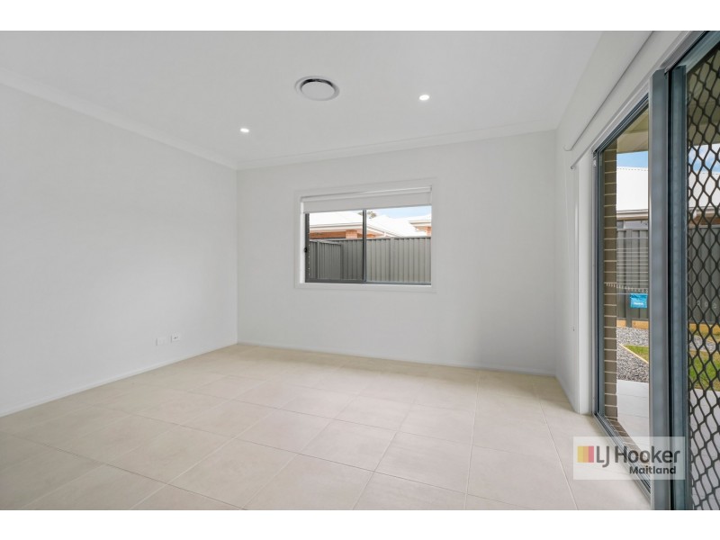 2/15 Riparian Circuit, Cessnock NSW 2325