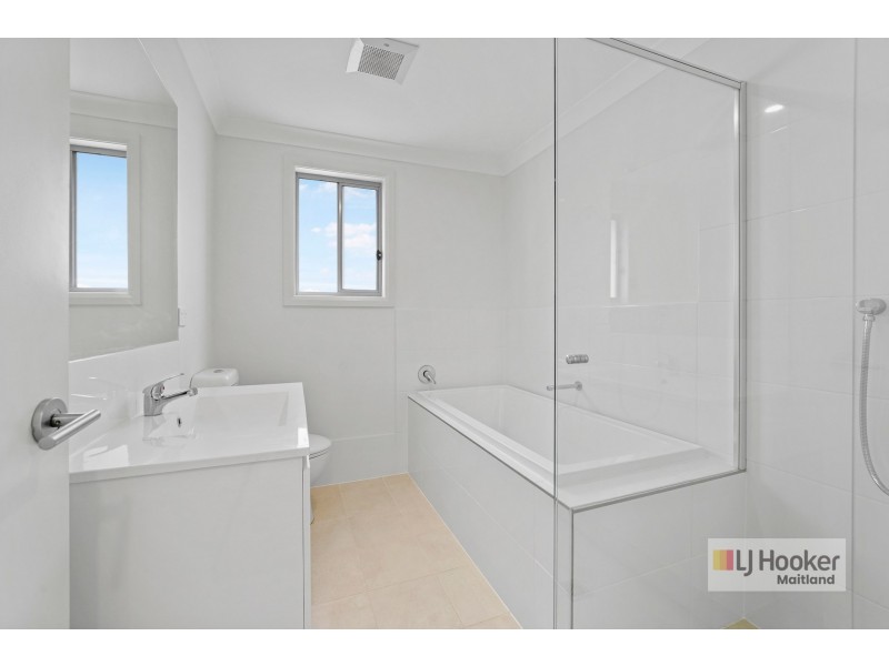 2/15 Riparian Circuit, Cessnock NSW 2325