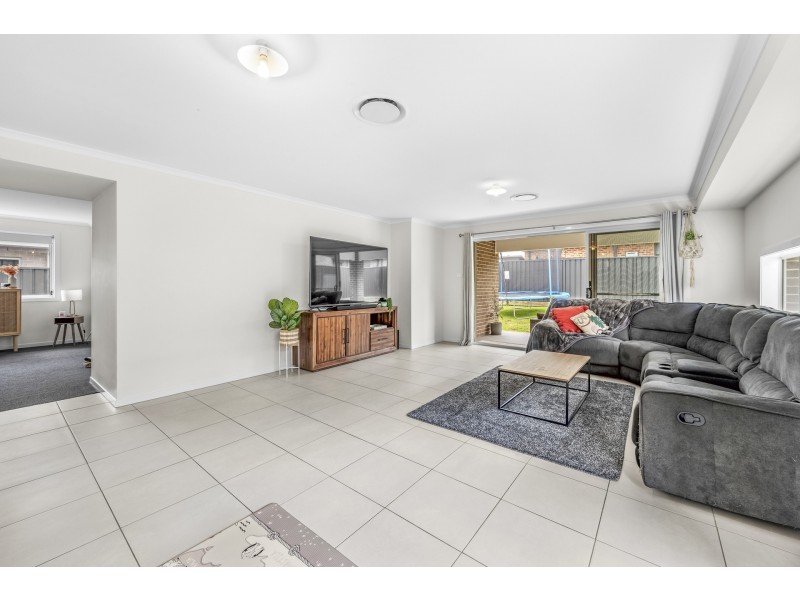 19 Springfield Drive, Lochinvar NSW 2321