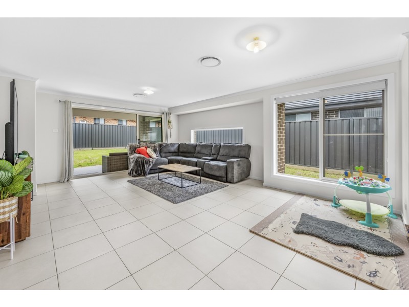 19 Springfield Drive, Lochinvar NSW 2321