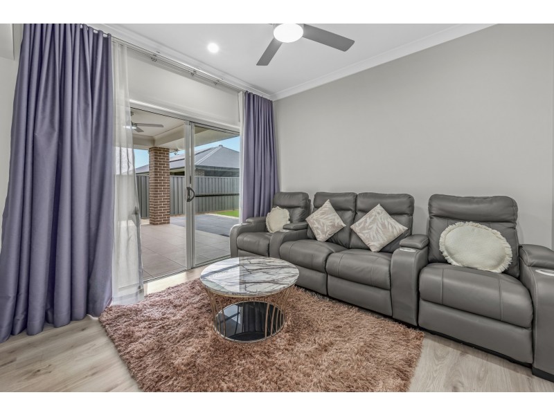 3 Riverdale Close, Rutherford NSW 2320