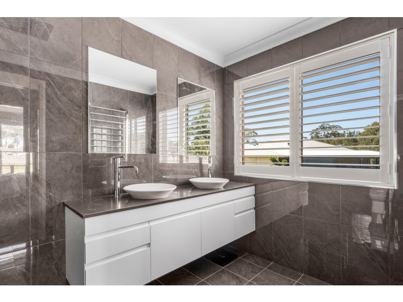 11 Spoonbill Close, Aberglasslyn NSW 2320
