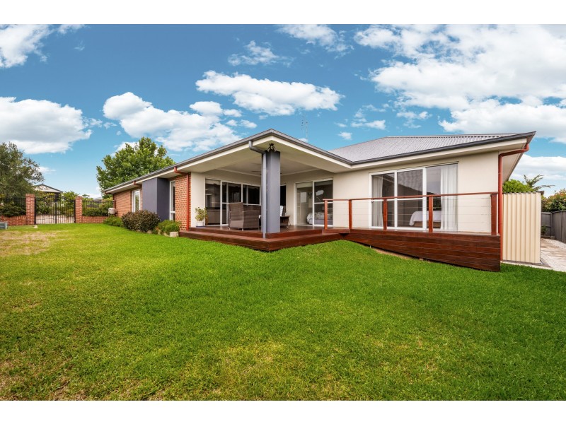 52 Stanton Drive, Raworth NSW 2321
