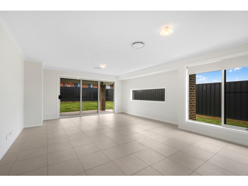 19 Springfield Drive, Lochinvar NSW 2321