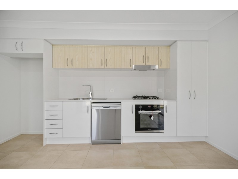 2/16 Guy Close, Greta NSW 2334