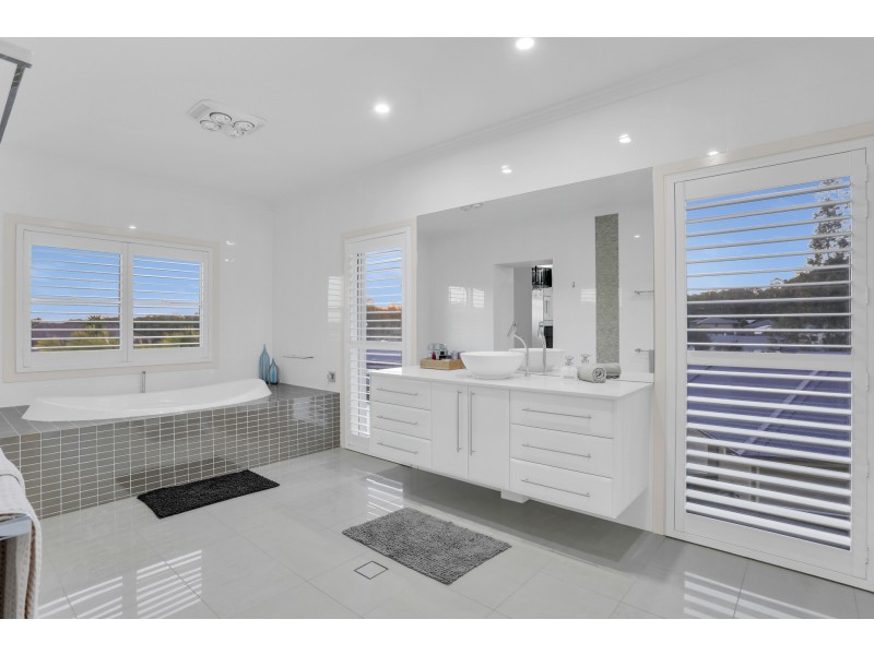 6 Gardenia Close, Bolwarra Heights NSW 2320