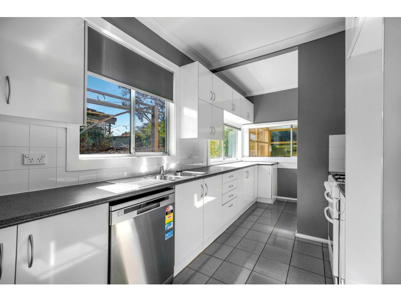 9 Angus Avenue, Waratah West NSW 2298