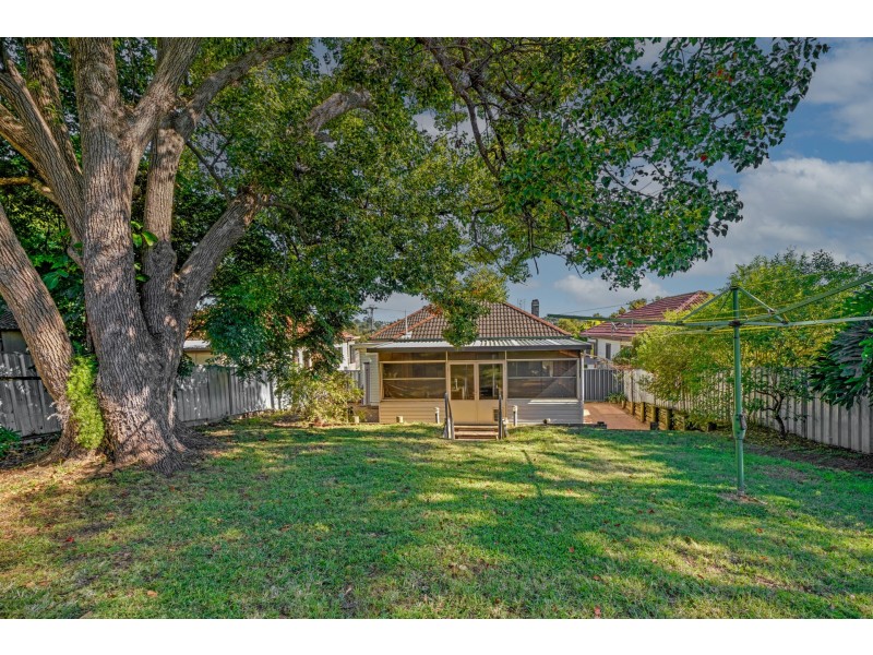9 Angus Avenue, Waratah West NSW 2298