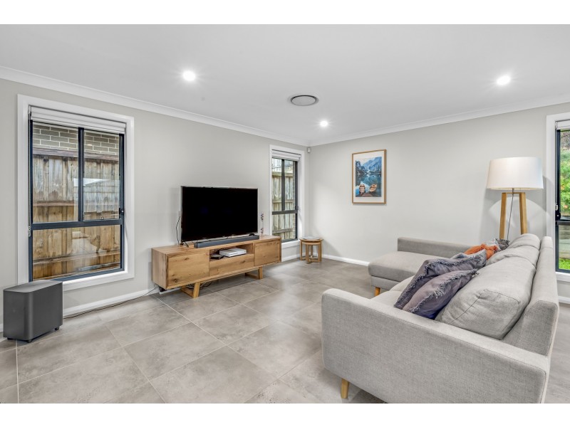 43 Friarbird Ridge, Aberglasslyn NSW 2320