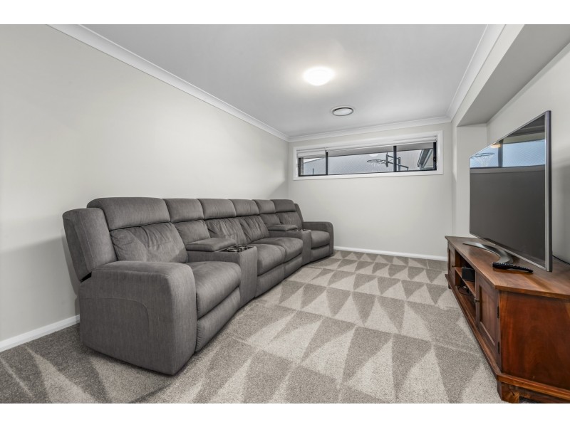 43 Friarbird Ridge, Aberglasslyn NSW 2320