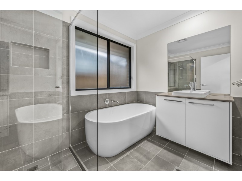 43 Friarbird Ridge, Aberglasslyn NSW 2320