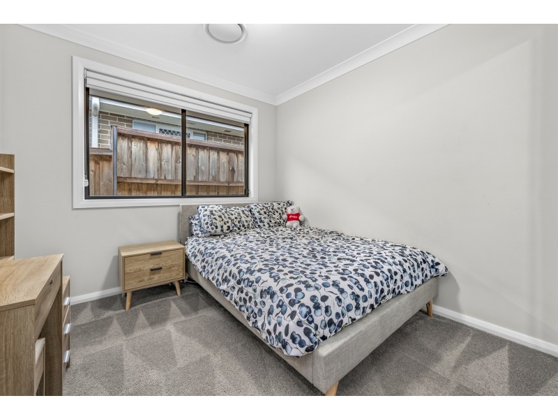 43 Friarbird Ridge, Aberglasslyn NSW 2320