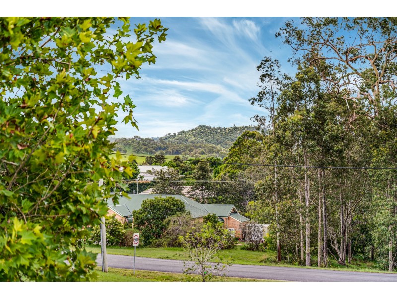 14 Cypress Grove, Aberglasslyn NSW 2320