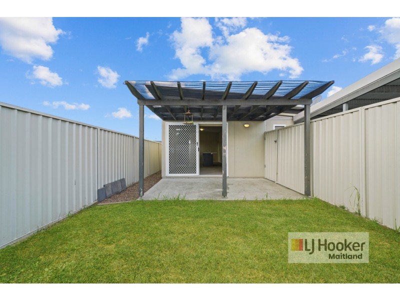 2/24 Carroll Avenue, Cessnock NSW 2325