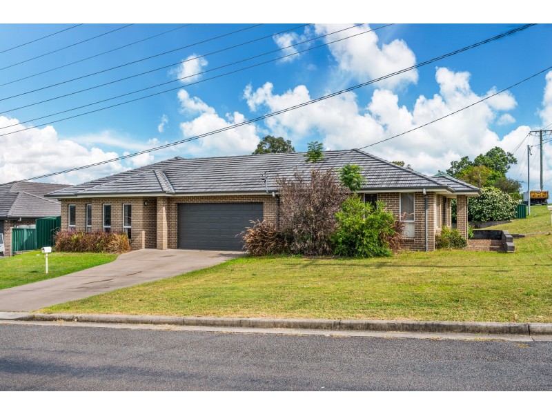 14c Devon Street, Greta NSW 2334